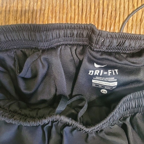 Nike dri fit black and teal shorts xs - Picture 6 of 7